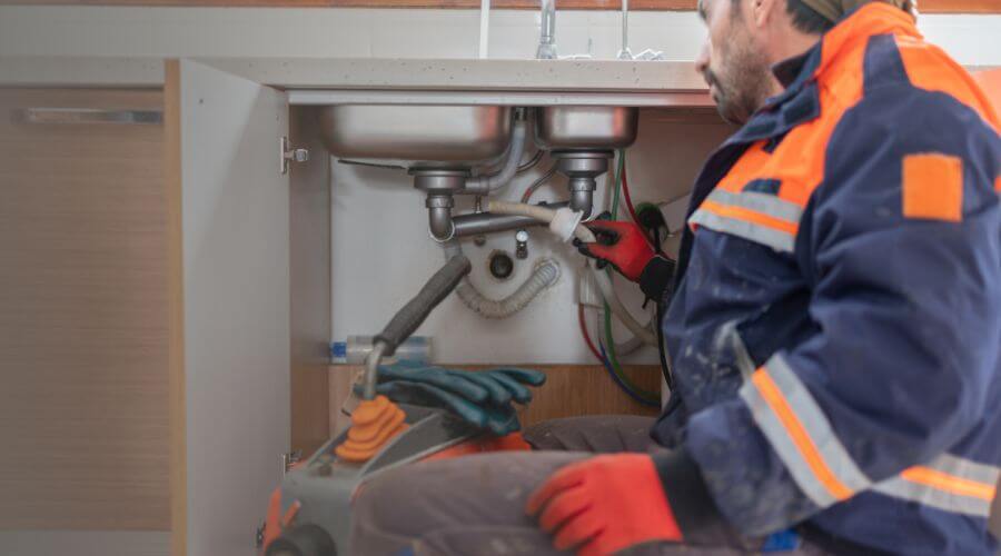 Local tankless water heater installation in Meta, MO